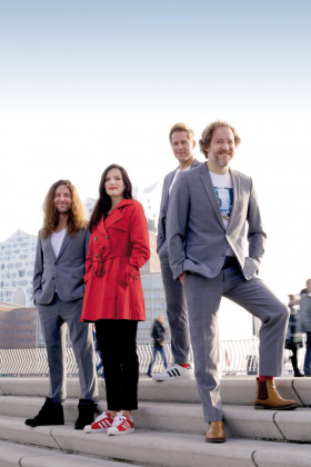 laleluunpluggedhochm-knoppehonorarfrei300dpi3649x5473px-1-scaled